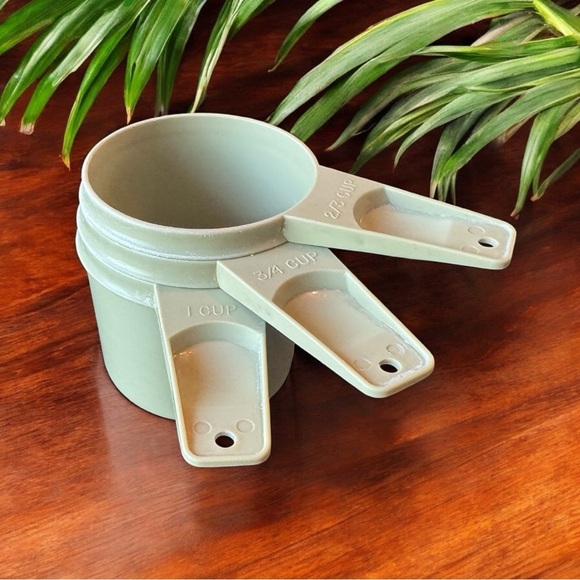 Vintage Tupperware Measuring Cups – Avocado Green – 1 Cup, 3/4 Cup, 2/3 Cup - Picture 5 of 13